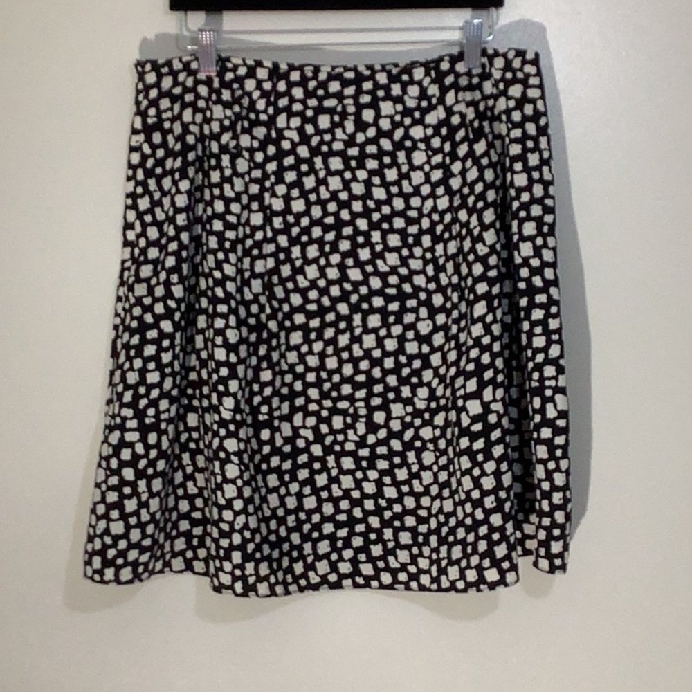 The Limited Black And White Skirt